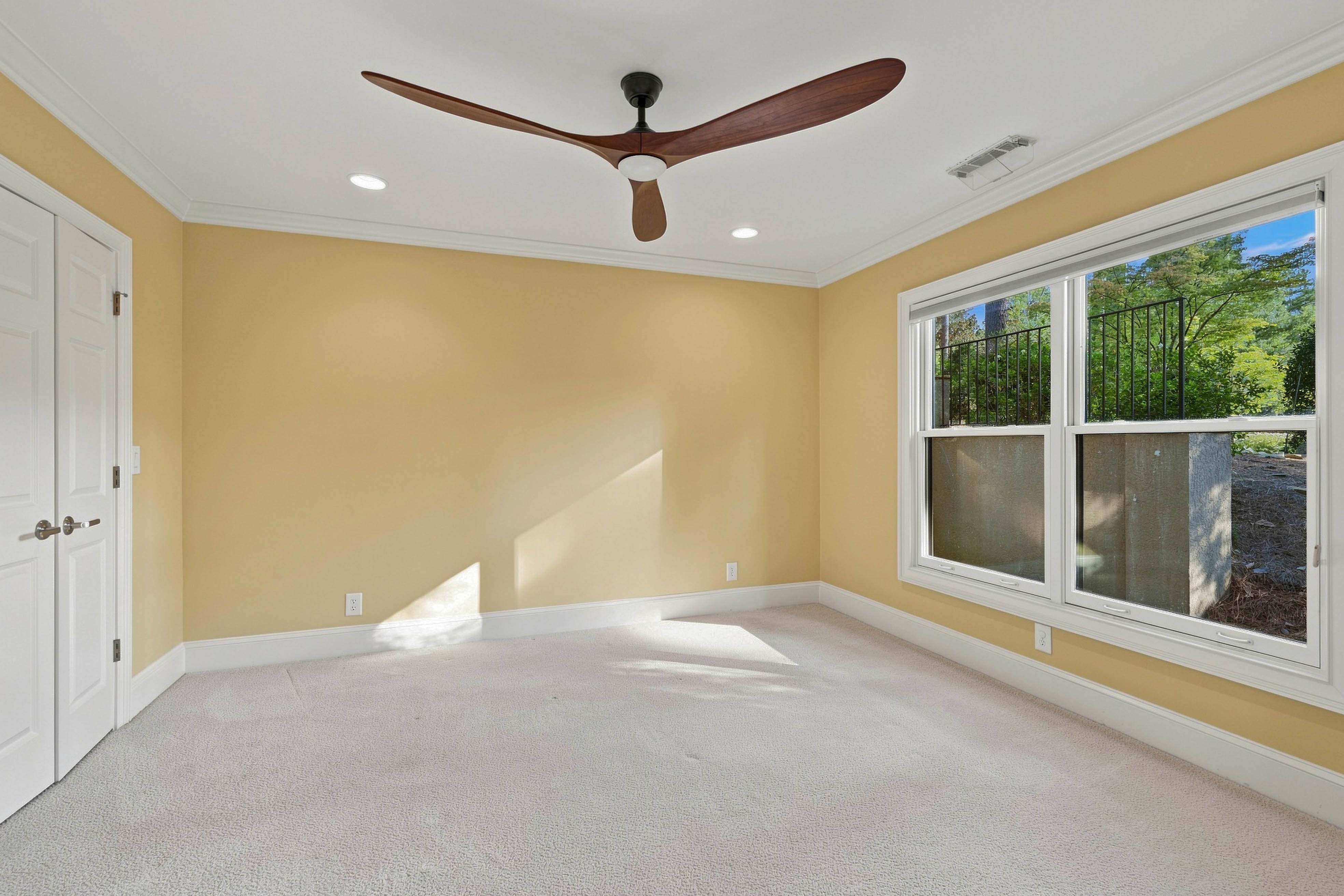 1100 Bachelors Run image 37